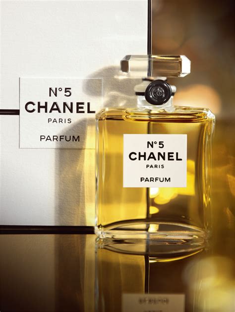 N°5 Fragrance Collection .